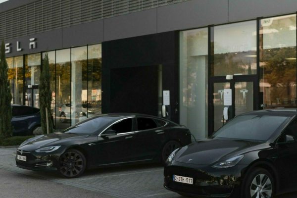 Tesla (Showroom et Bureaux) - Hasselt